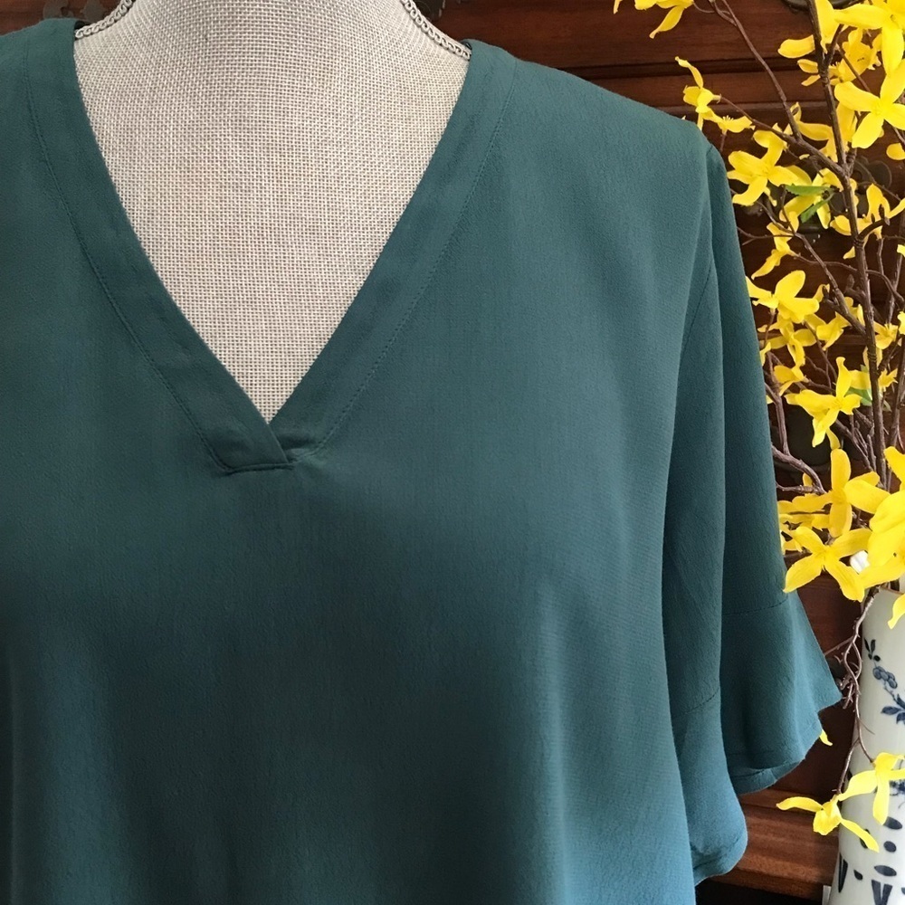 Chelsea28 Ruffle Sleeve V-Neck Top Teal Size Medium